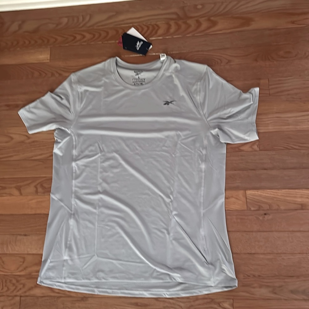 Men’s Reebok ACTIVCHILL Sweat Wicking T-shirt - NWT!